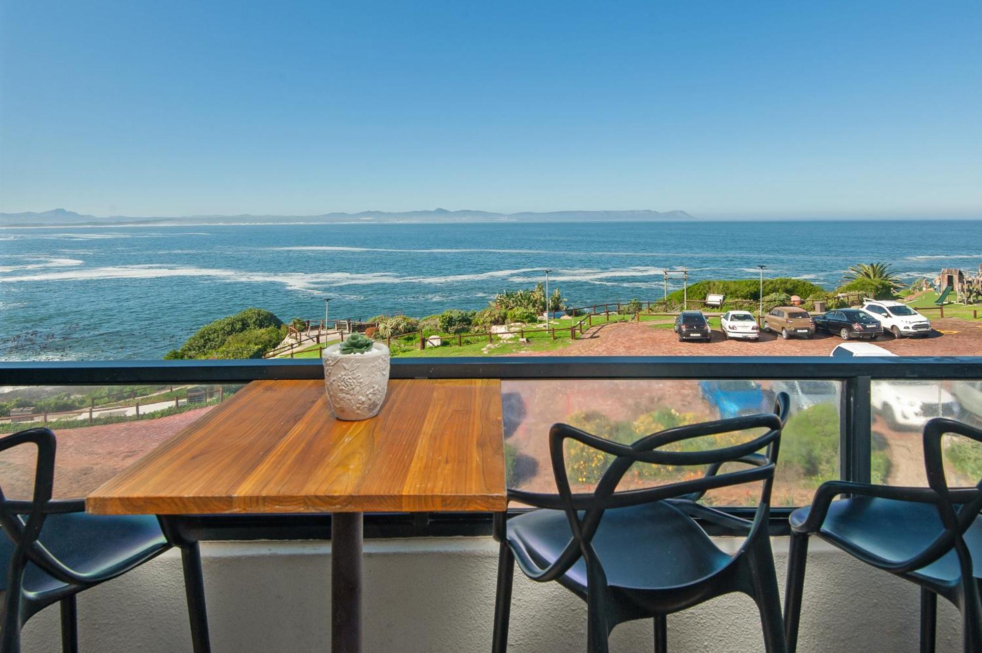 Walker Bay Luxury Seafront Apartment Hermanus Esterno foto
