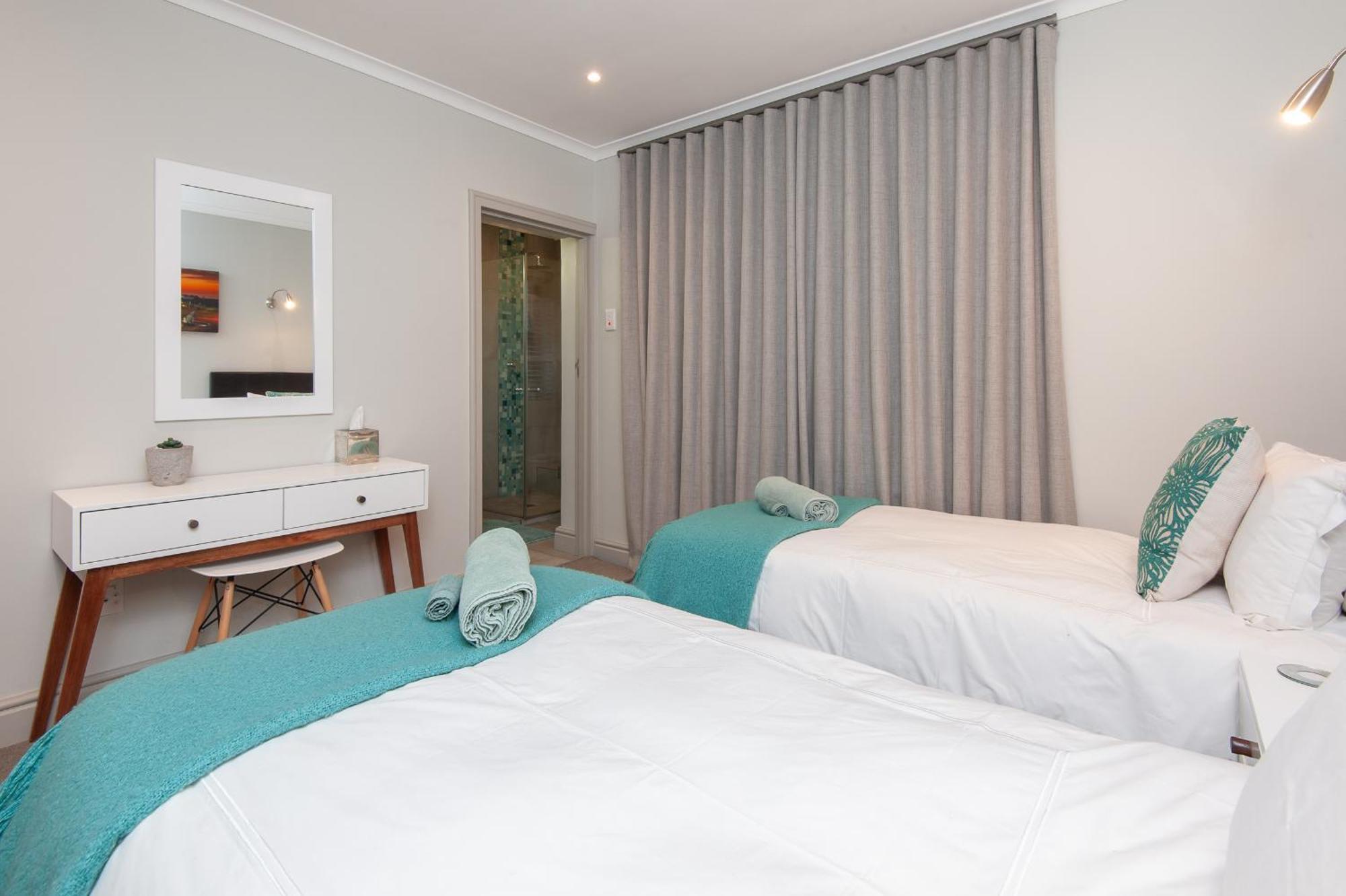 Walker Bay Luxury Seafront Apartment Hermanus Esterno foto